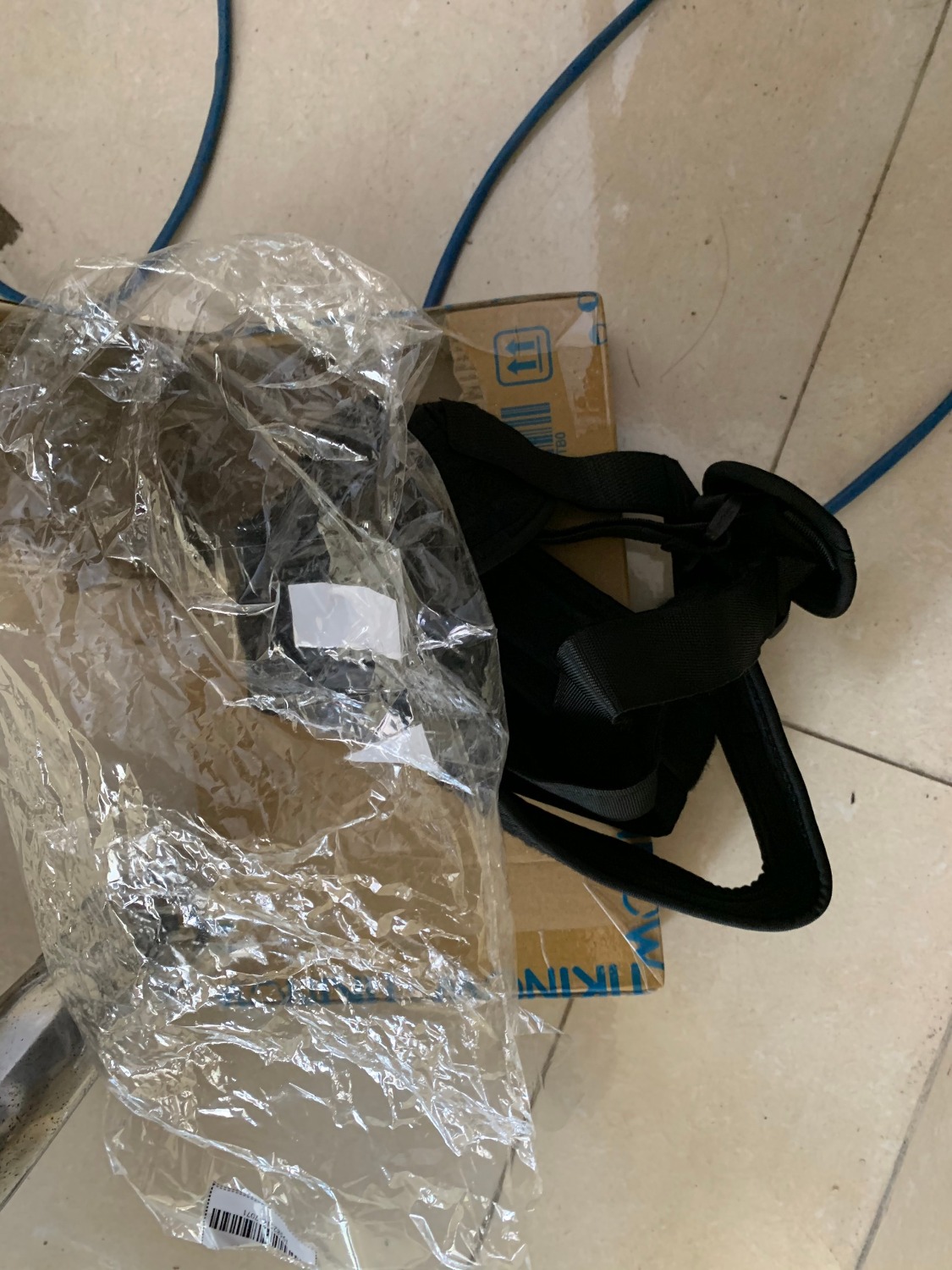 Tôi mua sản phẩm đai chống gù nổi tiếng của hãng miDoctor nhưng lại quên không để ý nhà cung cấp nên lỡ chọn shop Tâm Thành mà không bấm chọn miDoctor nên mua phải hàng giả hàng nhái. 
mấy bạn bên tiki cứ đùn đẩy trách nhiệm không ai chịu nhận
t đã liên hệ với hãng miDoctor thì được họ giải đáp rất chu đáo
mọi người mua hàng cẩn thận nha, phải chọn đúng nhà cung cấp là miDoctor không thì tiền mất tật mang
thật sự rất thất vọng về cách hành xử của tiki về vấn đề sản phẩm chính hãng
đùi đẩy trách nhiệm mà vẫn để cái shop Tâm Thành hoạt động