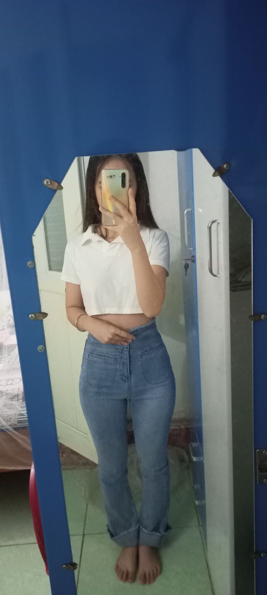 chuẩn bị và giao hàng quá nhanh, hôm nay shipper gọi mà bất ngờ luôn. chất vải cực kỳ đẹp, mặc vào rất thoải mái. mình m59-47kg mặc size M hơi dài nhưng không sao, rất ưng cái bụng luôn