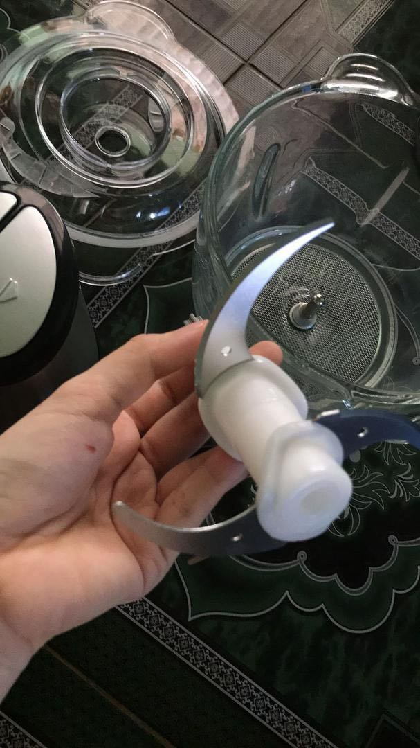 Giao hàng nhanh hơn mình tưởng, mình cứ tưởng mai mới nhận nhưng hôm này có rồi, shop đóng gói cẩn thận lám, hàng của mình đầy đủ không thiếu chi, bảo hành, HDSD có tất, mình cho chạy thử rùi, ok lám. mình mua lúc khuyến mãi nên giá còn 599k á. quá hời luôn