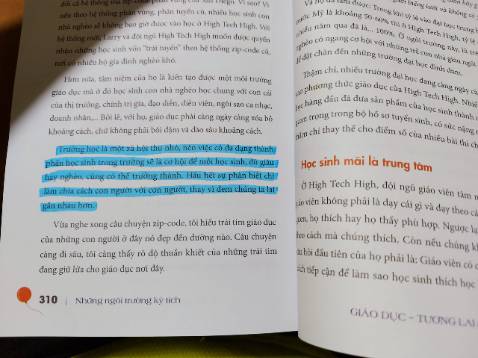 Cảm ơn tác giả Anh Nguyễn Chí Hiếu. Mong một ngày nào đó đủ duyên sẽ được gặp Anh trao đổi nhiều hơn về giáo dục. Sách rất ý nghĩa và nhiều khái niệm mới sẽ được áp dụng nhiều trong hiện tại và tương lai.
Mình rất tâm đắc câu: "Chúng ta không được từ bỏ. Vì rất nhiều học sinh đang chờ và vẫn rất cần chúng ta."