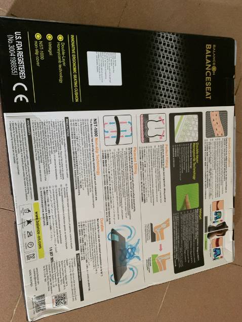 Sau 1 tuần dùng sản phẩm thì cảm nhận của mình là ngồi lâu không bị ê mông và thoáng mát, được khuyến mãi 2 dụng cụ làm bóng đồ nhựa.
9/10 vì giá hơi chát.
Chỉ cần shop uy tín thì mình sẽ ủng hộ thêm vài cái nữa nhé!