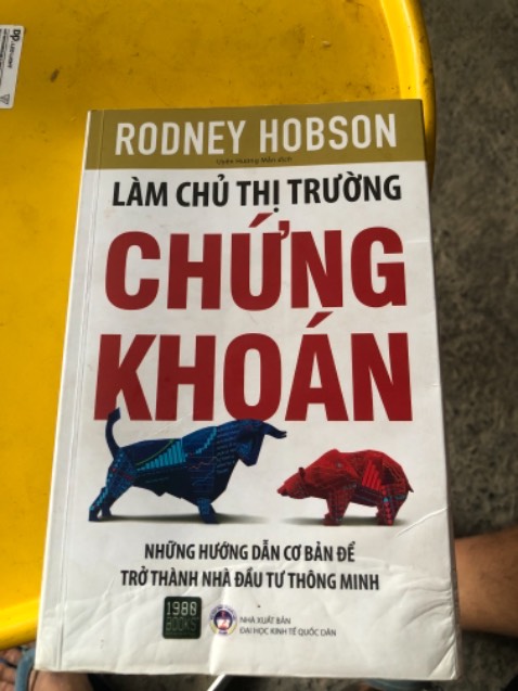 Sách đọc dễ hiểu, đầy đủ những điều cơ bản về chứng khoán, các bạn mới biết đến chứng khoán nên tham khảo sách này