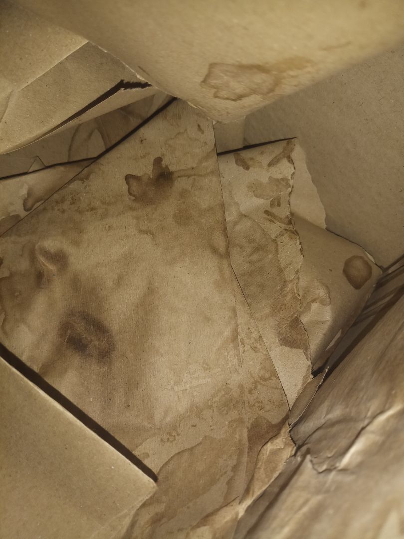 that vong.mo ra da bi vo nap do tum lum ....ko biet bat den ai.nuoc giat chua sai ..nhung nghe mui thom diu.chac giat phoi xong bay mat...