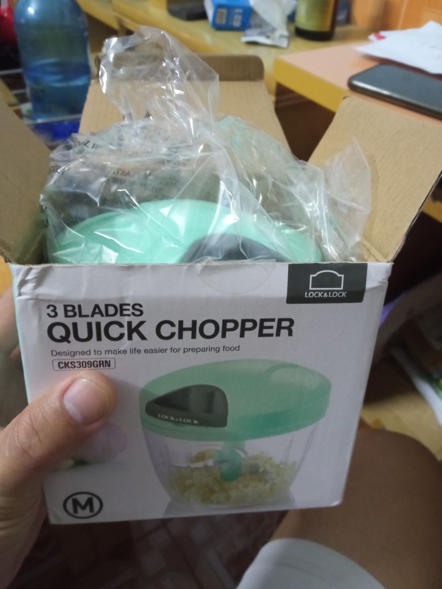 mới đầu xem minhg cũng ko tin là tốt nhưng mua về dùng mới thấy quá thích. 
dao sắc, cắt hoa quả táo hay cam đều OK. cực ưng, cám ơn shop
đong gói chắc chắn và giao hàng nhanh, cám ơn shop