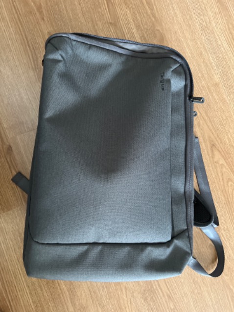 Balo hơi đắt nhưng đẹp, màu đẹp, kiểu dáng đẹp, dày dặn.