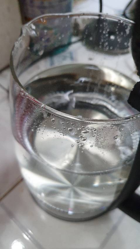 Bình ok. Thiết kế có điểm hay hơn bình Lock & Lock ở chỗ mở nắp ra là có thể vệ sinh dễ dàng. Cái này cũng là khuyết điểm khi dễ bị vỡ hư hỏng.