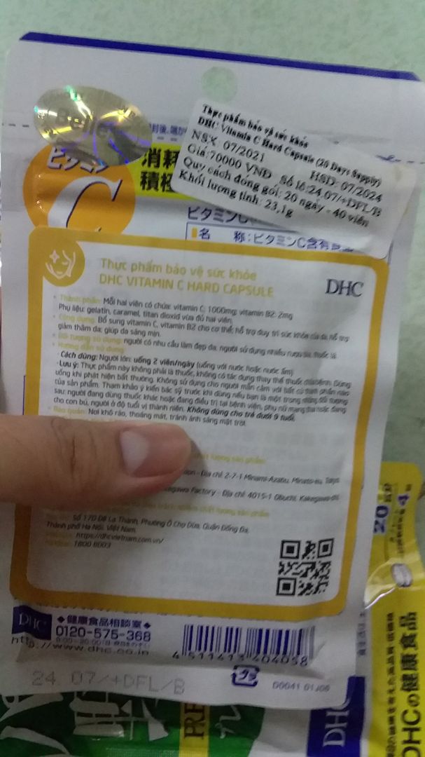 nghe nói sp này làm giảm vết thâm mụn hiệu quả lắm mà ko biết hiệu quả cao ko nữa nhưng vẫn tin tưởng vì thấy mng đánh giá sp tốt lắm, có điều sp hơi nhỏ hơn mình tưởng