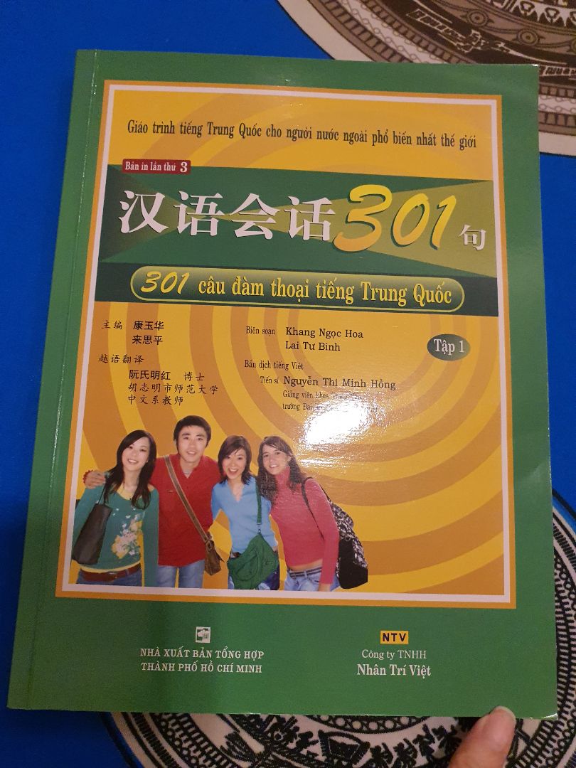 Mua trên tiki nên yên tâm về mặt chính hãng. Đóng gói chắc chắn, sách đẹp và giá hợp lý so vs nhà sách