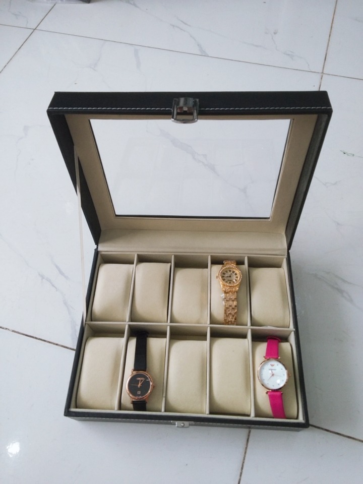 Nhận được hàng rất hài lòng, shop giao hàng đúng mẫu như giới thiệu, hàng có chất lượng tốt đáng với số tiền bỏ ra. Hộp chắc chắn, cứng cáp vô cùng ưng ý