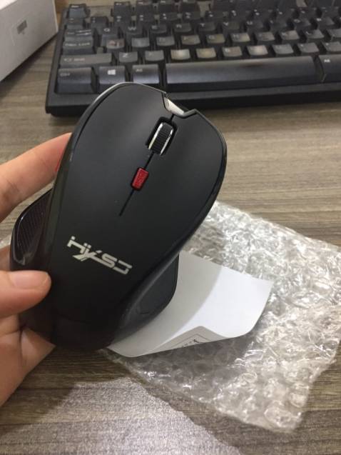 em nhận được chuột rồi, chuột màu hồng phấn xinh lắm ạ, đúng màu mình thích, mới về bóc tem dùng ngay, chất lượng tốt, xứng đáng giá tiền, kiểu dáng thon gọn, rất hợp với các chị em, có 1 lưu ý nho nhỏ muốn chia sẻ cho mn nha tại m thấy có người mua nhầm sử dụng cho macbook con này thì không ổn rồi vì con này ko có bluetooth, con có bluetooth cũng giống con này nhưng