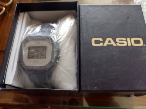 Đẹp xuất sắc, phím bấm nhạy. Độ hoàn thiện tốt. Bền hay ko còn chờ thời gian!