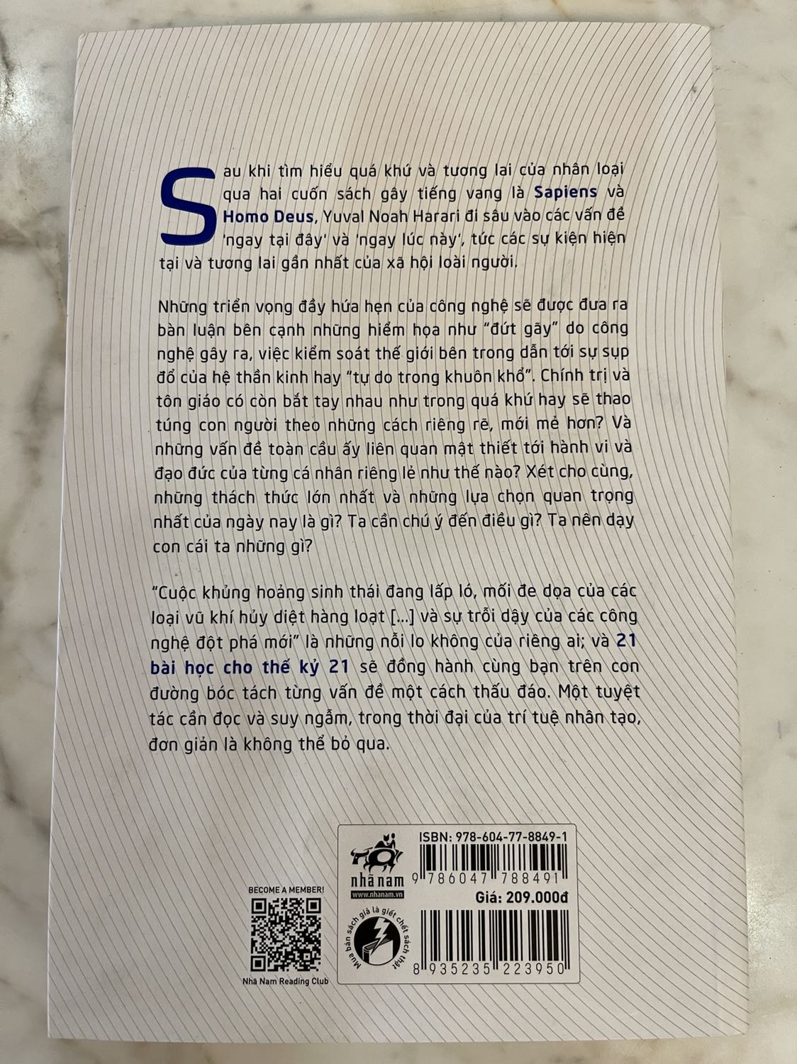 Tiki đóng gói cẩn thận, sách xứng đáng để mua đọc