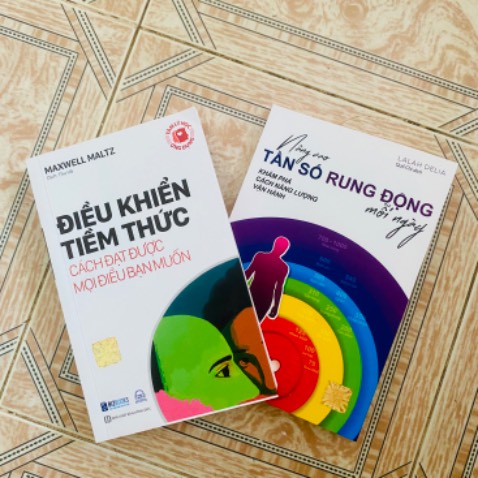 Giao hàng nhanh. Đóng gói OK. Mua sales 40%. Sách hay. Nội dung khuyên bạn muốn thực hành dc Luật hấp dẫn thì phải thay đổi tần số rung động, từ đó thu hút dc mọi thứ mình mong muốn. Sách truyền cảm hứng, động lực, thông điệp tích cực thông qua nhiều vd trong cs.