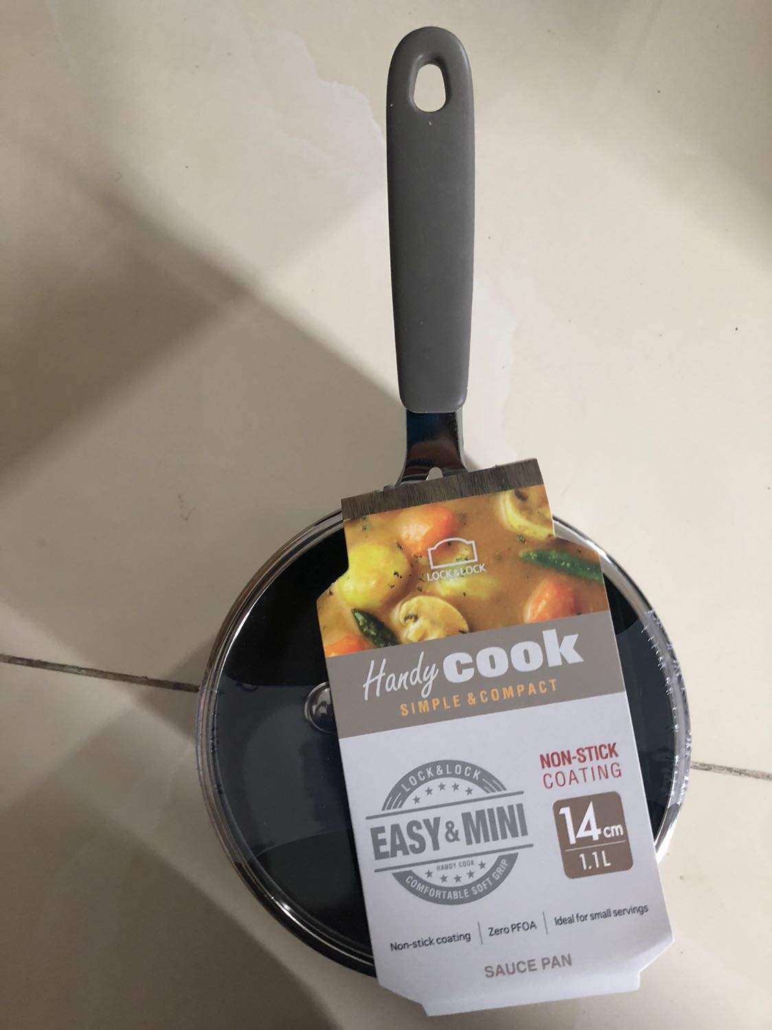 Nồi vật liệu cảm giác bền và an toàn. Hàng lock and lock thì an tâm. 
Đun thức ăn giữ nhiệt lâu. 
Có nắp để đậy kín thức ăn và nhanh nóng.