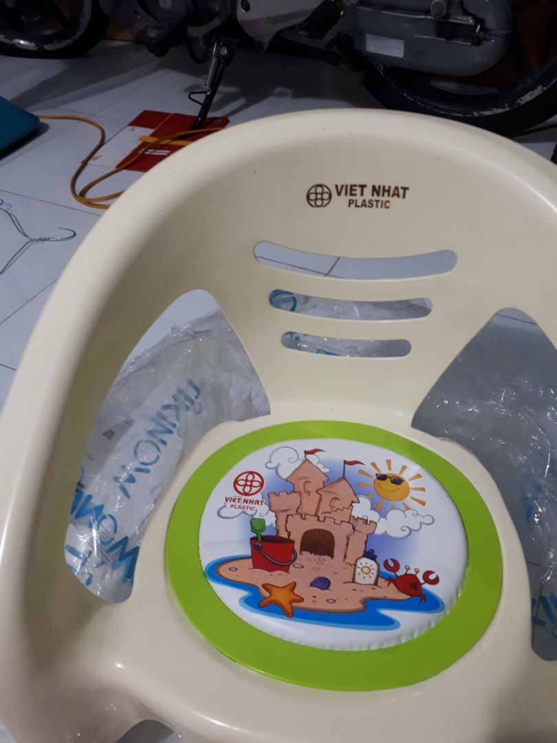 cái ghế dơ kinh khủng, không biết mua hàng mới hay hàng cũ nữa, mua chứ có phải đi xin đâu, lúc nhận hàng nhìn ở trên chứ không để ý ở dưới, coi thường kh quá cái ghế dơ kinh khủng, không biết mua hàng mới hay hàng cũ nữa, mua chứ có phải đi xin đâu, lúc nhận hàng nhìn ở trên chứ không để ý ở dưới, coi thường kh quá