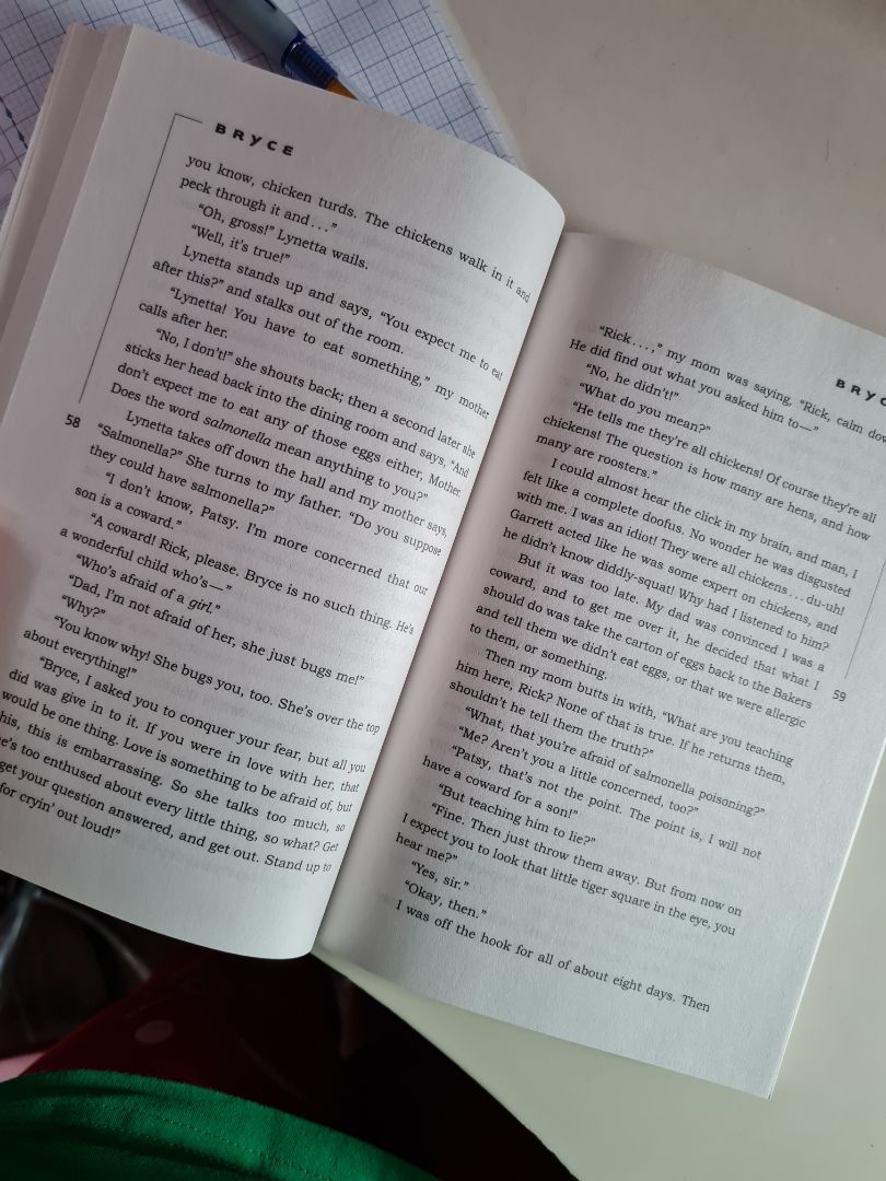 Nội dung mình chưa đọc nên cũng chưa đánh giá được. Nhưng quyển sách siêu nhẹ, nhỏ gọn, có bị bẩn một xíu phía mép thôi nhưng ko đáng kể. Mình xem qua nội dung thì thấy rất dễ đọc, nên ai ko tự tin vs khả năng Tiếng Anh lắm thì cũng có thể thử nha. 
5 sao cho tốc độ chuẩn bị hàng và ship hàng!!! Mình ở Hải Phòng, mới đặt trưa hôm trước sáng hôm sau đã có luôn rồi ?