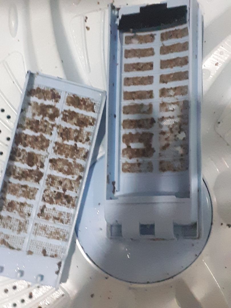 không biết có tẩy sạch được lồng giặt không  ? mà ngâm 2h, cho kq khá là dơ ! trước đây mình đã dùng loại bột tẩy của Hàn Quốc,  viên tẩy của Trung quốc, chưa khi nào  thấy dơ như vậy. Và mua đúng đợt sale 39k, quá ổn.