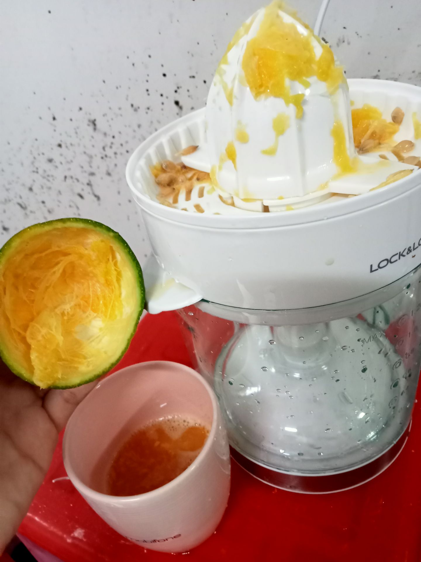 máy rất đẹp. chạy máy êm. giao hàng nhanh. mua được giá giảm quá tốt. máy lắp ráp 2 tâng rất tiện lợi. hài lòng ❣️