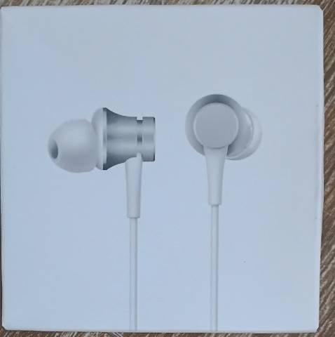 Tai nghe ổn, âm thanh rõ, đóng gói cẩn thận, giá rẻ hơn so với nhà cung cấp khác