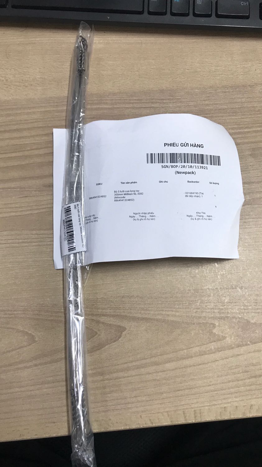 Đơn hàng 12/10 nhưng 8/10 đã giao rồi. Đề nghị tiki không giao sớm thế nha, hôm nay lại không có trà sữa uống rồi, quạu á! ?