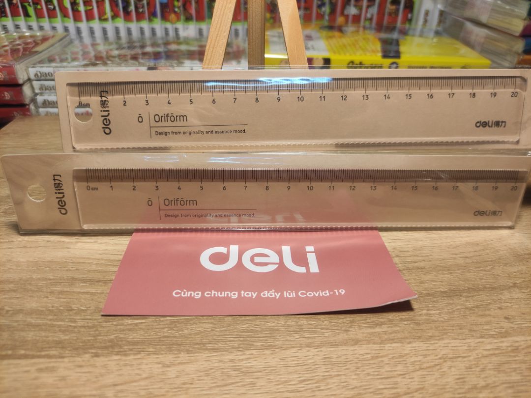 Thước nhựa trong, nhìn đơn giản mà chất lượng, đóng gói rất tốt. Sản phẩm phù hợp với giá tiền. 5* cho Deli nhé!