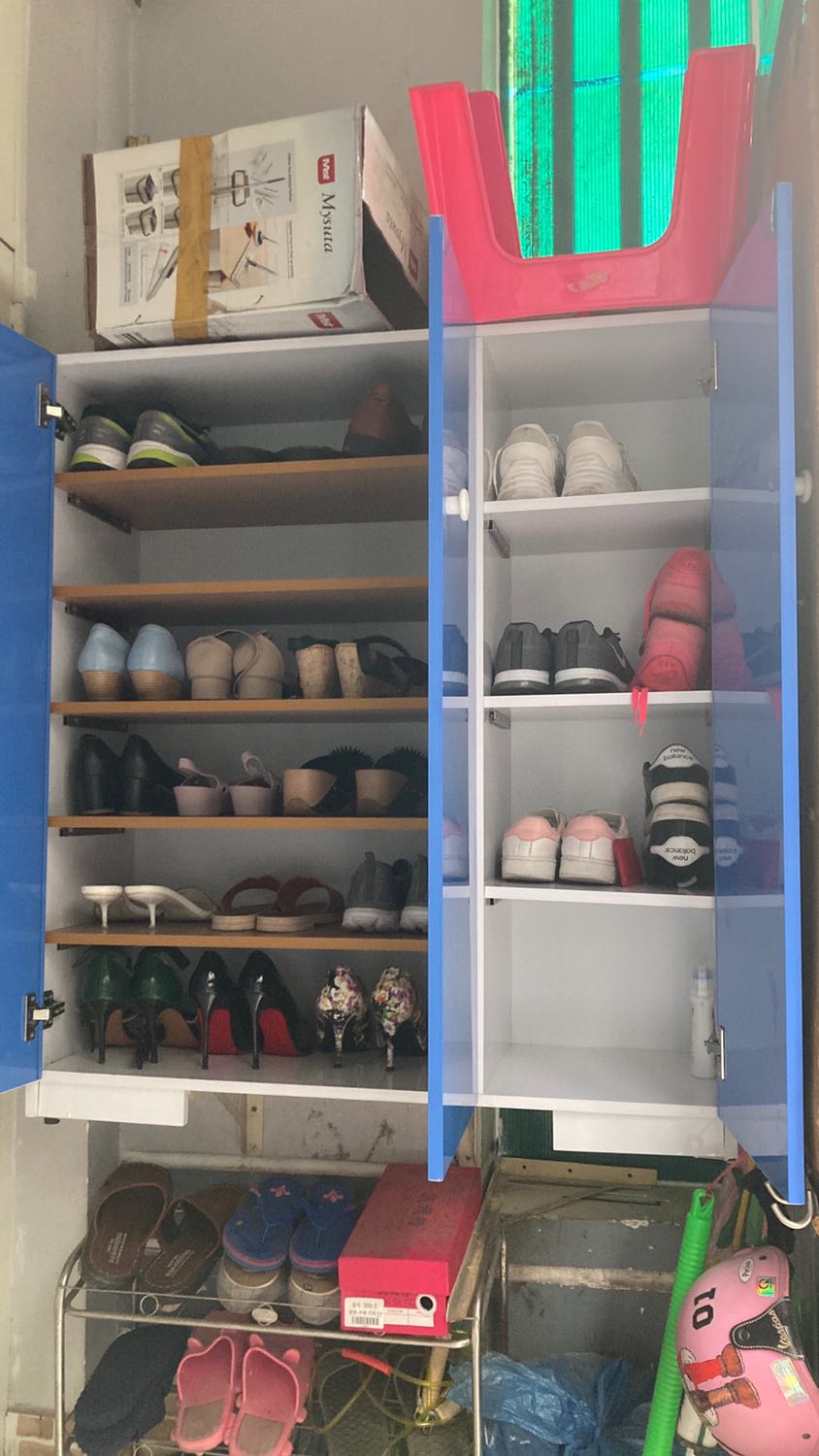 Tủ đẹp, hàng giao cẩn thận, nhưng phải chờ hơi lâu. Với tầm giá 1 triệu thì cũng đáng mua.