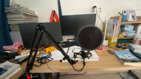 Lâu rồi mới mua hàng trên tiki lại. Giao đúng hẹn. Hàng xài tốt. Lúc đầu hơi luống cuống trong cách lắp, tuy nhiên cũng xử lý được. Âm thanh thu được rõ nét. Ổn trong tầm giá.