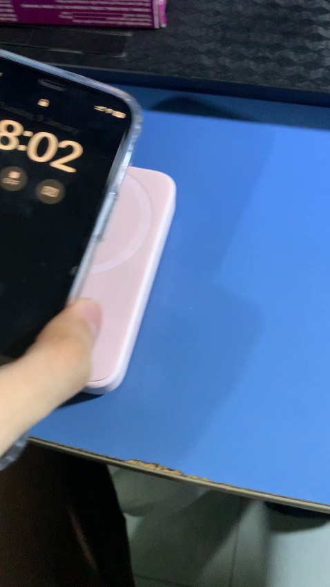 Quá tuyệt vời trong tầm giá, ốp khít vừa, các nút bấm không bị cứng như ốp thông thường.