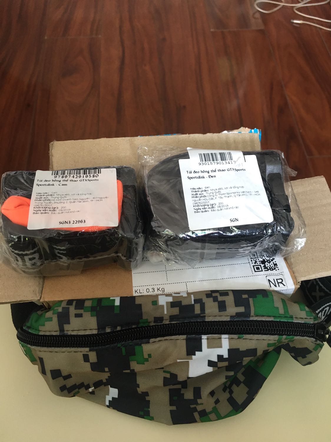 Túi gọn đẹp, đeo vào thử thấy chạy bộ ổn
Có thể để đc dt, bóp, chìa khoá mà vẫn chạy ổn
Mua đến 3 cái :))