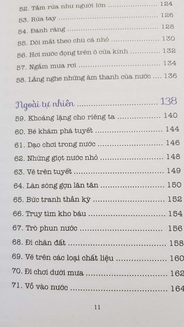 100 trò chơi với nước cho bé từ trong bụng mẹ đến trong bồn tắm, trong bể bơi, ngoài tự nhiên, trong nhà. Các trò chơi đơn giản, dễ thực hiện với hình minh hoạ ngộ nghĩnh.