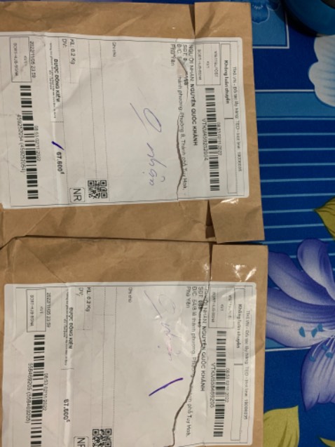 Mua 2 cuộn (5m một cuộn) nhưng giao 2 cuộn mỗi cuộn 10m, thành ra thành 4 cuộn và tính tiền ship 2 lần trong khi đi giao 1 lần 2 gói, cái này là cố tình mập mờ. Mọi người khi mua hàng trên mạng để ý kỹ chứ giờ toàn bọn lưu manh dối trá thôi