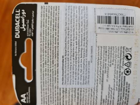 Pin mới giá tốt, trước hình như 1 viên này dùng cho chuột bluetooth mình cũng phải dùng cả năm trời mới hết thì phải. Duracell này chuẩn pin AA alkaline dạng pin khô, hàng nhập khẩu, có nhãn phụ tiếng Việt đúng chuẩn. Có End date tận ***, PD (Power Delivery) *** đúng so với mặt trước thông tin 10 years Guaranteed in storage.