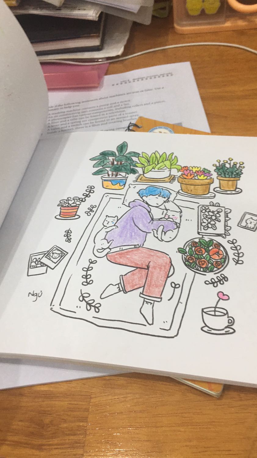 Sách dễ thương cực , to và dày hơn mình nghĩ nhiều ?
Giao hàng siêu nhanh, đặt tối hôm trước trưa hôm sau có liền ??
Vì sách bìa trắng nên hơi dễ bẩn mà kiếm bao kính bọc lại là ok
Các hình dễ thhuơng , mỗi lần stress mình lại lấy ra để tô ?
Ngoài ra sách còn có các câu dth , hay và tạo động lực ??‍♀️
Giá mình canh sale nên còn khoảng hơn 50k cả ship —> quá rẻ cho 1 cuốn sách dth