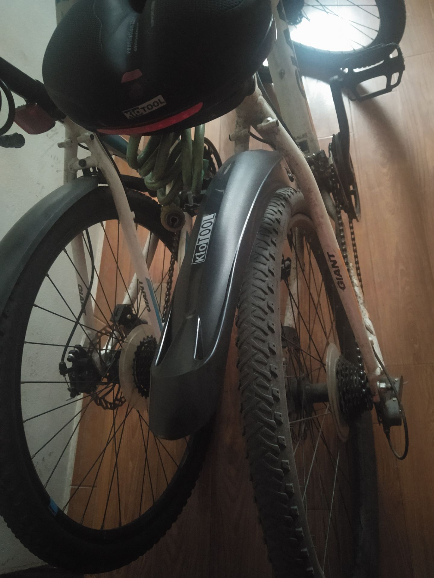 sản phẩm đẹp, dễ lắp, chắc chắn giá hợp lý, giao hàng nhanh hôm trước đặt hôm sau đã nhận được