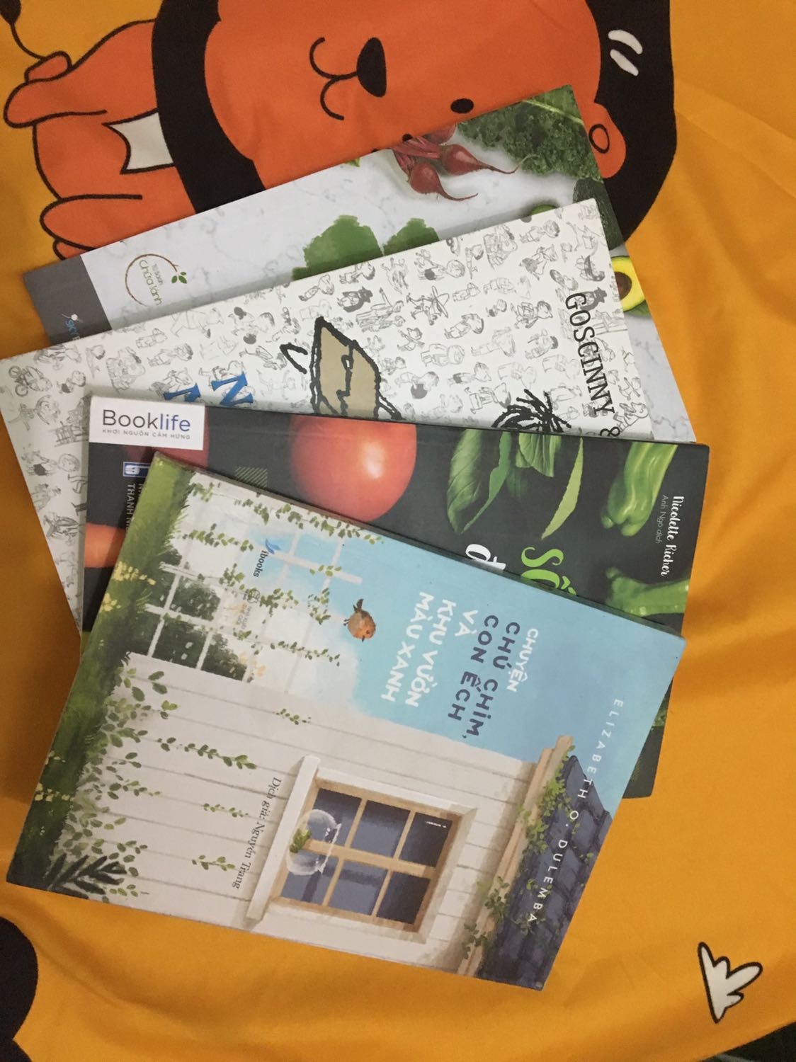 Hộp sách bị rách te tua, sách bị ảnh hưởng. Quyển này vẫn tạm ổn, bé vẫn dùng đc