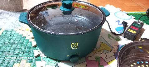 Giao hàng không đúng mẫu quảng cáo trên ảnh, hình ảnh thực tế. Độ hoàn thiện kém. Khá ọp ẹp. Yêu cầu đổi lại 
Lh. ***