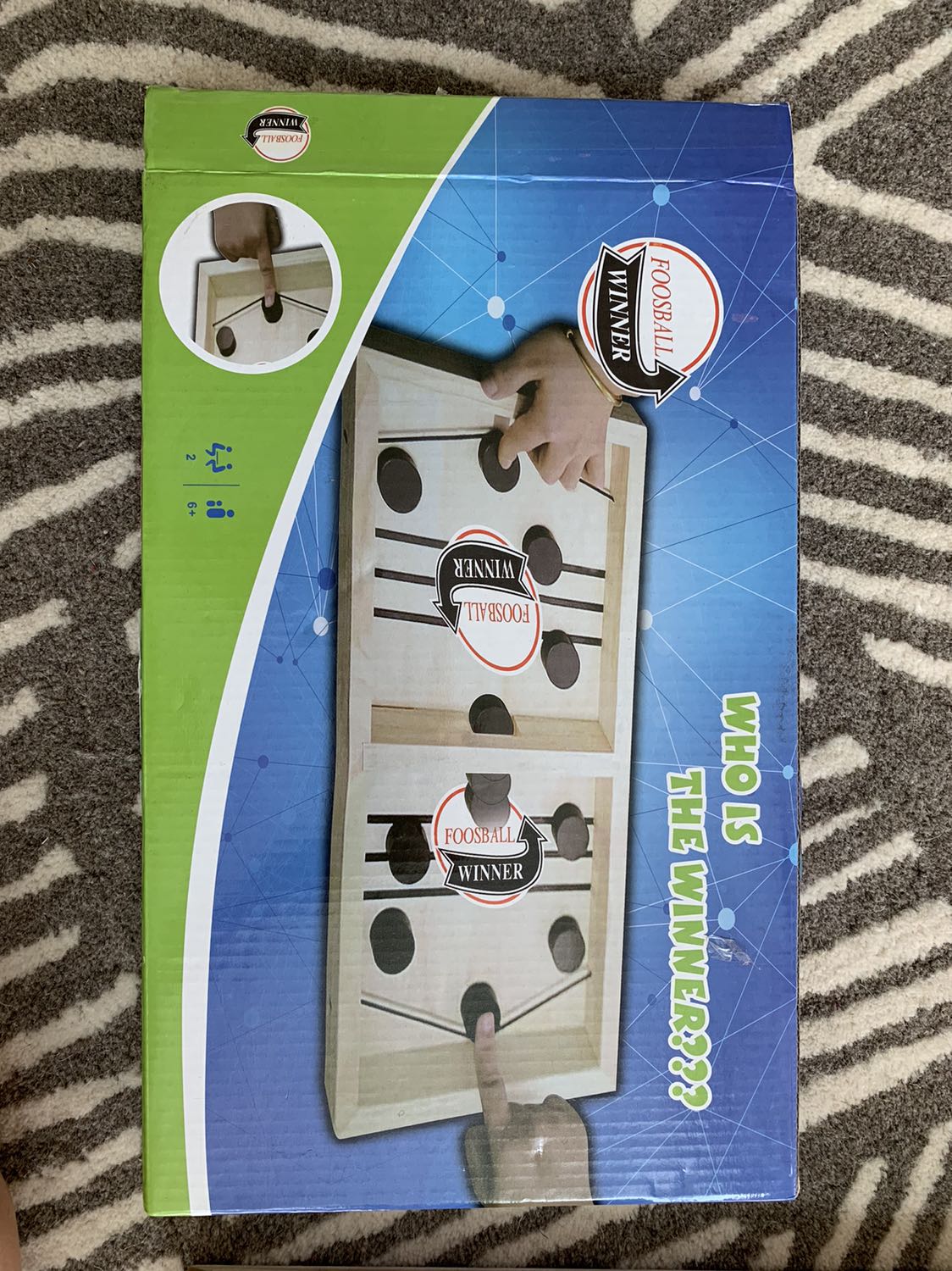 Bộ đồ chơi làm đẹp, gỗ thông, quân cờ gỗ sơn đen. Chơi rất vui, đơn giản, trẻ con dễ chơi, người lớn cũng chơi để giải trí được.