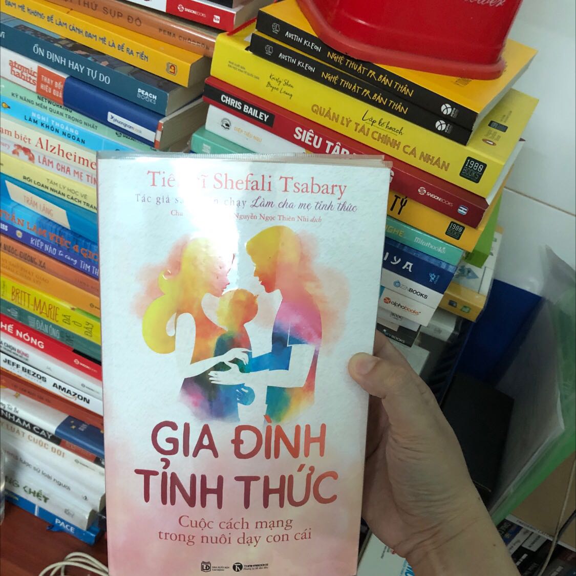 Một cuốn sách hay, giao nhanh, sách đẹp, mua hàng ở tiki luôn yên tâm về chất lượng, đầu tư cho tri thức luôn là khoản đầu tư đúng đắn. Luôn ủng hộ tiki