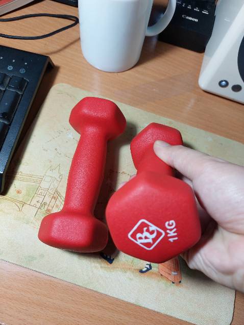 Tạ Đẹp,  vỏ tốt nên cảm giác cầm nắm tốt, mịn màng