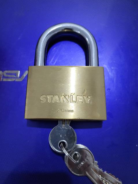 TỆ, GIÁ CAO GẤP ĐÔI MẪU KHÓA ĐỒNG VIỆT TIỆP CỠ LỚN NHẤT MÀ NHÌN KÉM AN TOÀN QUÁ, MỌI NGƯỜI NÊN MUA VIỆT TIỆP HOẶC THÊM 1 TÍ MUA CỦA HÃNG AIRBUS CHẮC TỐT HƠN.