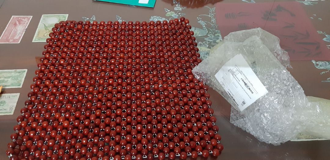 giao hàng không đúng kiểu dáng, giao thiếu số lượng sản phẩm. bán hàng online thì uy tín là quan trọng vì khách hàng không thể kiểm đếm hàng tại chỗ. đóng gói không có trách nhiệm làm mất thời gian và công sức người mua.