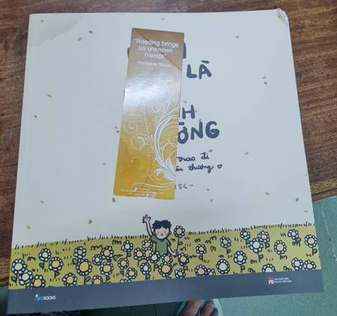 Mình nhận món hàng không ưng ý , bị ướt và rách , đây là món quà sinh nhật cho con gái thật thất vọng mình, mình  đã điện thoại yêu cầu trả lại .Cám ơn.