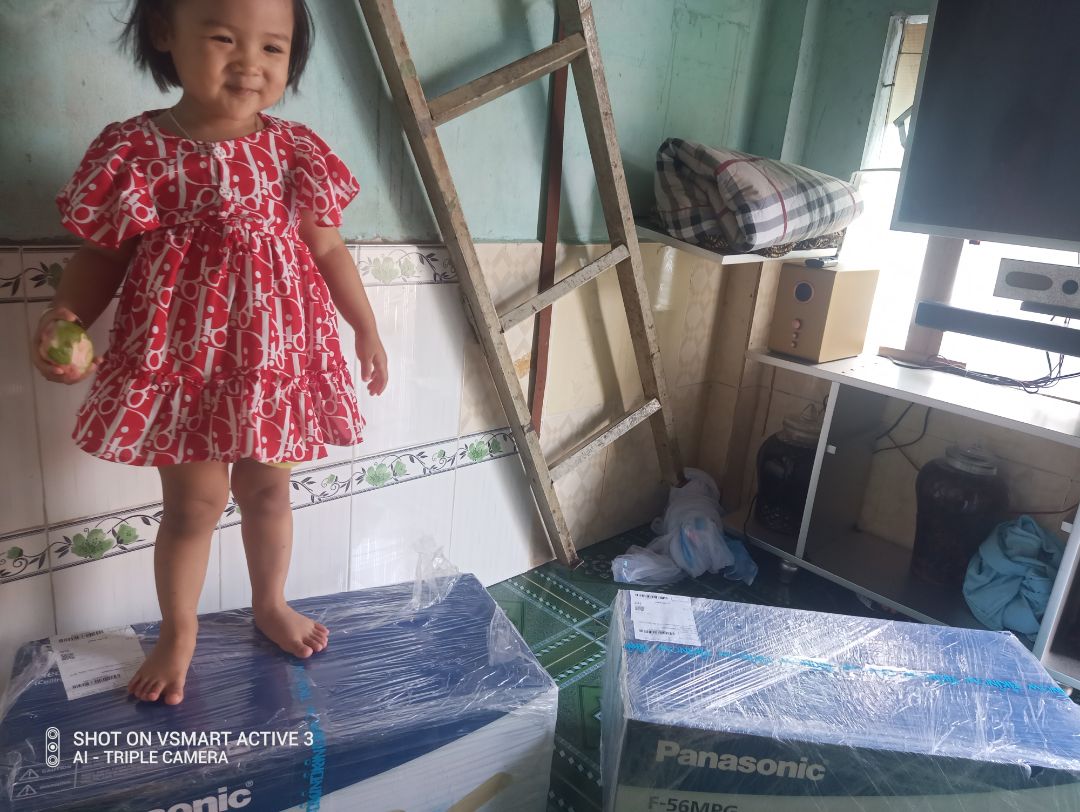 chưa lắp nhưng thùng bên ngoài và ngày sản xuất rất mới