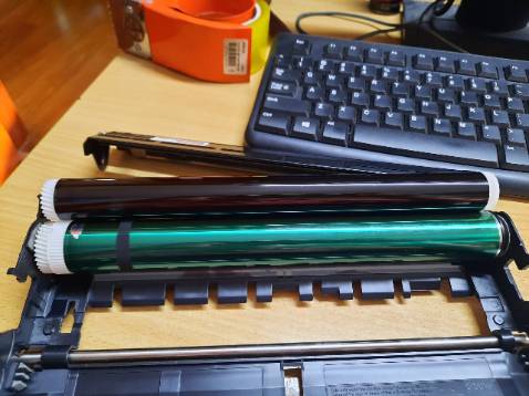 Hàng không đúng mô tả, không thể sử dụng cho máy in 2321D. Đề nghị shop mô tả đúng hàng hóa, loại máy sử dụng. Không "treo đầu dê bán thịt ***" làm mất thời gian và tăng trải nghiệm tồi tệ của khách hàng.