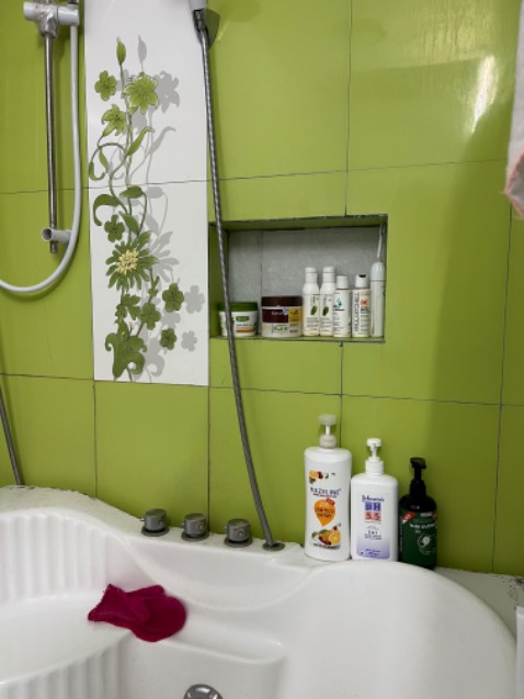 Giao hàng nhanh,đóng gói cẩn thận,mới sử dụng lần đầu tiên thôi đã thấy tóc mềm,mượt giống y chang hấp phục hồi ngoài salon,mùi thơm dịu nhẹ,đúng chuẩn dầu hấp phục hồi luôn,rất vui vì đã tìm được đúng sản phẩm tốt cho mái tóc của mình!