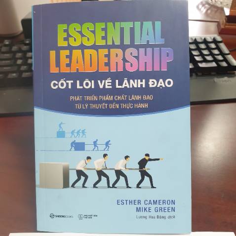 Tất tần tật về lãnh đạo được thể hiện trong cuốn sách.... Hai tác giả đã dày công nghiên cứu và tìm hiểu các lý thuyết về lãnh đạo được chắt lọc từ nhiều nguồn khác nhau, trên cơ sở đó trình bày các nhóm kỹ năng và phẩm chất cần thiết của người lãnh đạo. Giúp người đọc đánh giá về năng lực và định hướng trong tương lai. Đồng thời giới thiệu về mô hình 5 phẩm chất của người lãnh đạo đã được chứng minh hiệu quả trong thực tiễn. Cuốn sách nội dung phong phú, phù hợp với tất cả những ai đang và muốn trở thành lãnh đạo, dù có là lãnh đạo cấp cao hay cấp thấp thì cuốn sách đều hữu ích.
