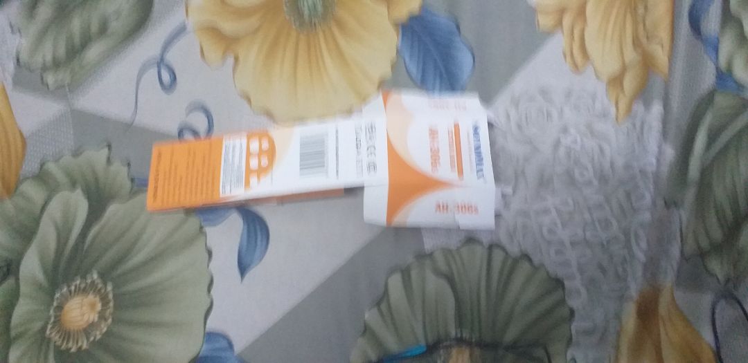 hộp bị rách, tai nghe chỉ nghe được 1 bên, mong tiki cho đổi trả