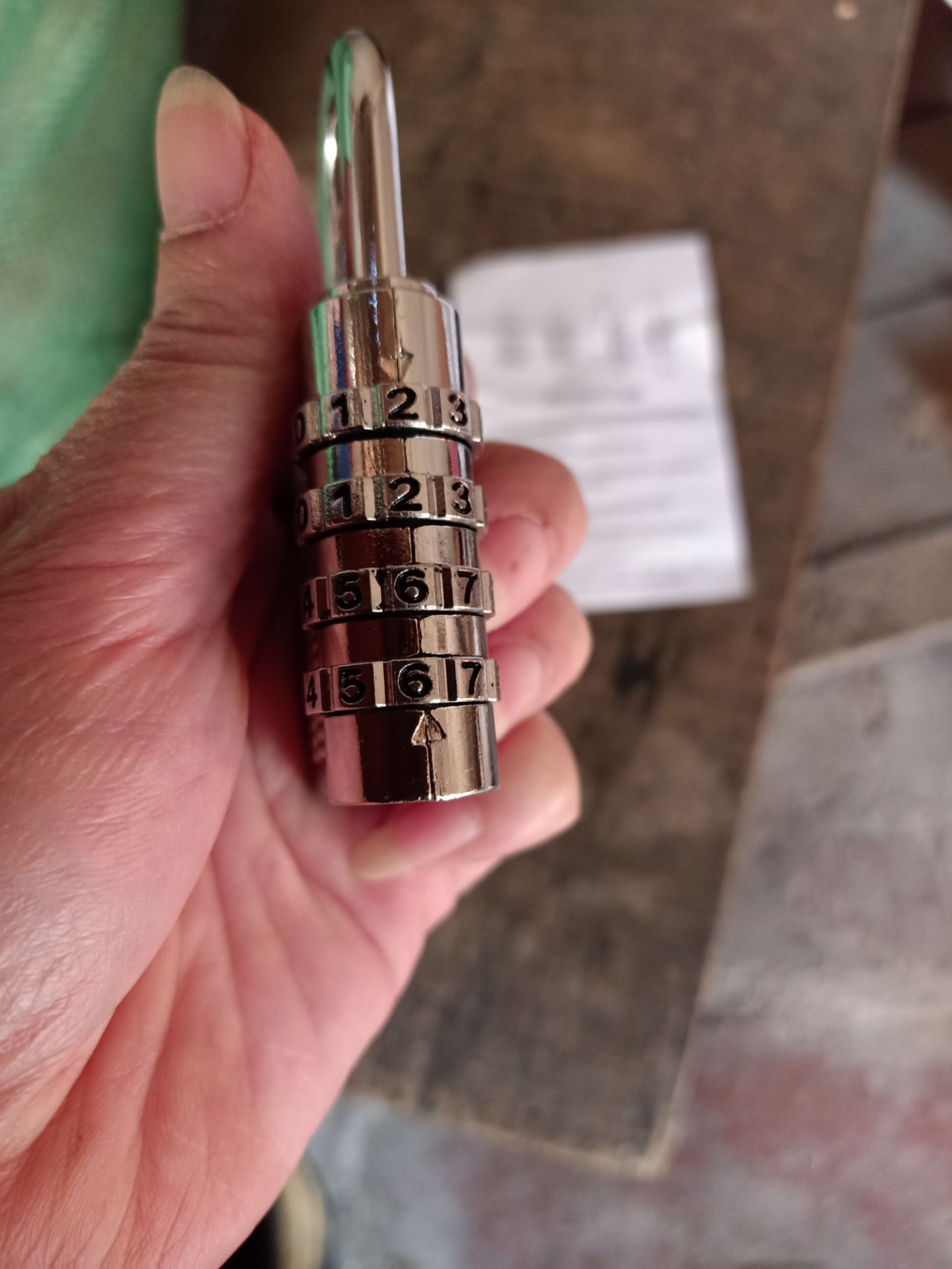 Hàng mỏng manh hơn mong đợi