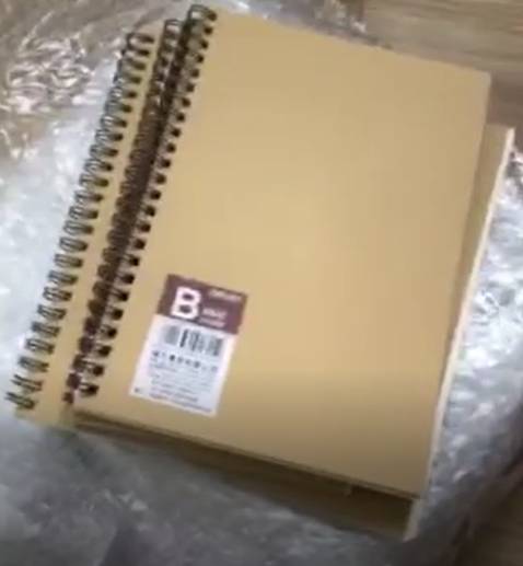 Sổ như Muji mà rẻ hơn hẳn, giấy viết ổn mực bút gel vẫn ok. Mình đếm là 60 tờ 120 trang chứ không phải 60 trang như tên sản phẩm. Mua flashsale giá cũng tốt hơn nữa. Cảm ơn tiki và shop.