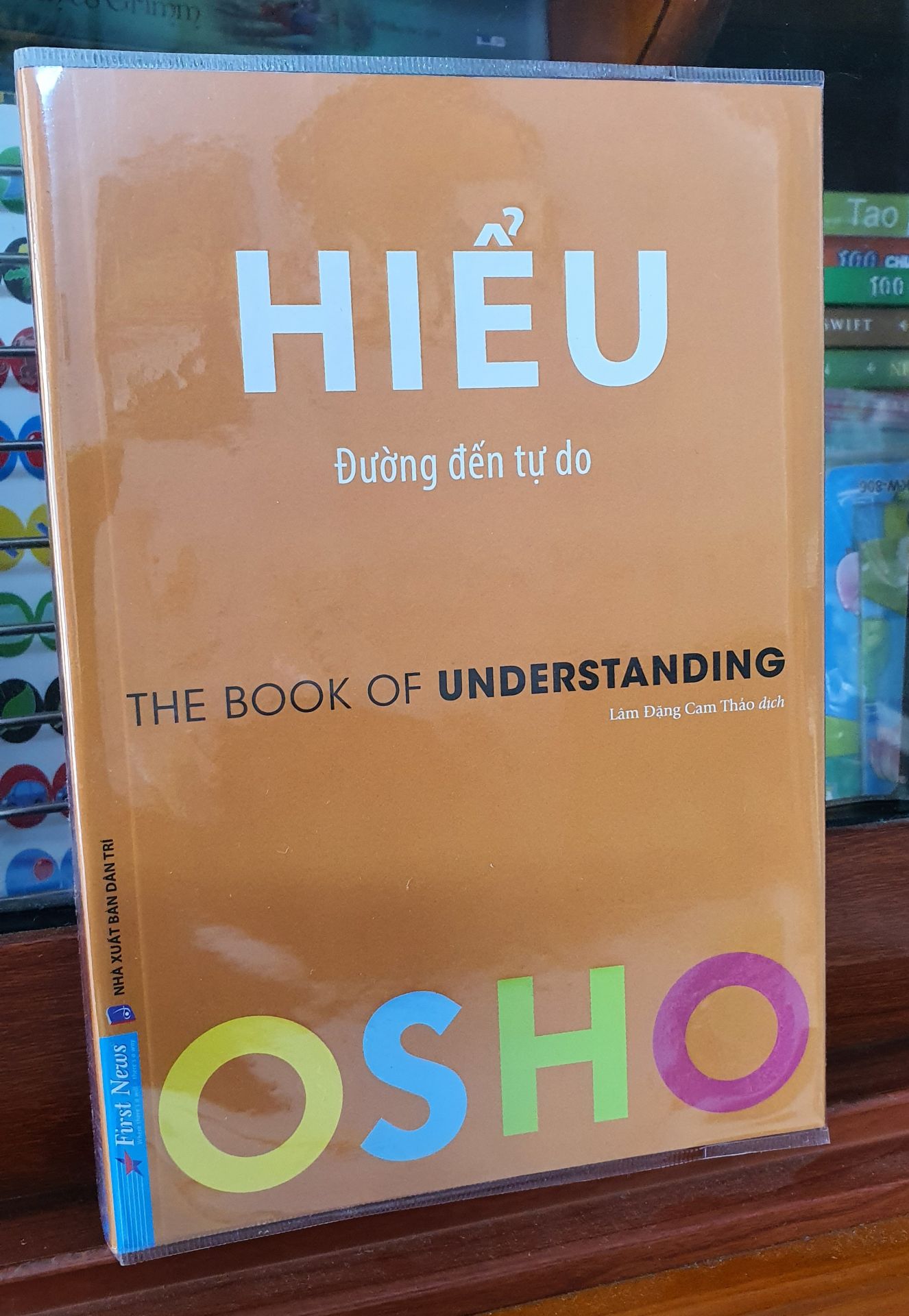 Bạn đã thực sự thấu hiểu chính mình chưa? Tâm mình là một thế giới diệu kỳ mà mình cần khám phá, cần thấu hiểu để từ đó mình mới có thể hiểu người. Hiểu thật sâu thì ta càng đi đến sự tự do càng lớn, đi đến tận cùng của sự tự do tuyệt đối. Biết ơn tác giả- Ngài đã viết cuốn sách này giúp cho chúng con thấu hiểu chính mình. 🙏 Bạn đã thực sự thấu hiểu chính mình chưa? Tâm mình là một thế giới diệu kỳ mà mình cần khám phá, cần thấu hiểu để từ đó mình mới có thể hiểu người. Hiểu thật sâu thì ta càng đi đến sự tự do càng lớn, đi đến tận cùng của sự tự do tuyệt đối. Biết ơn tác giả- Ngài đã viết cuốn sách này giúp cho chúng con thấu hiểu chính mình. 🙏